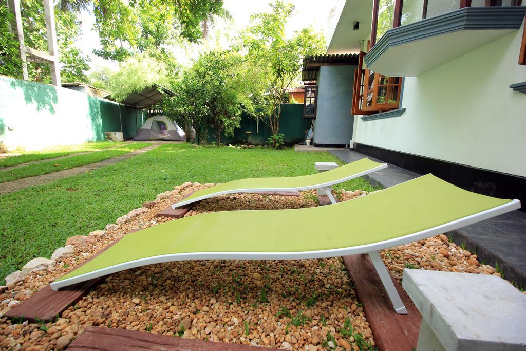Flipflop Hostel Негомбо Экстерьер фото