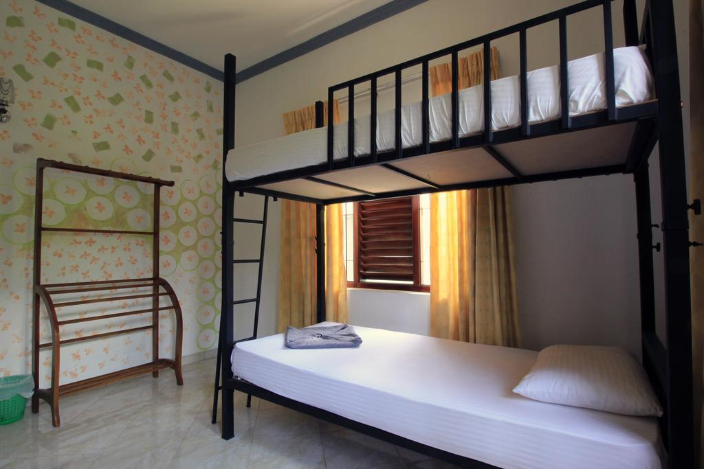Flipflop Hostel Негомбо Экстерьер фото
