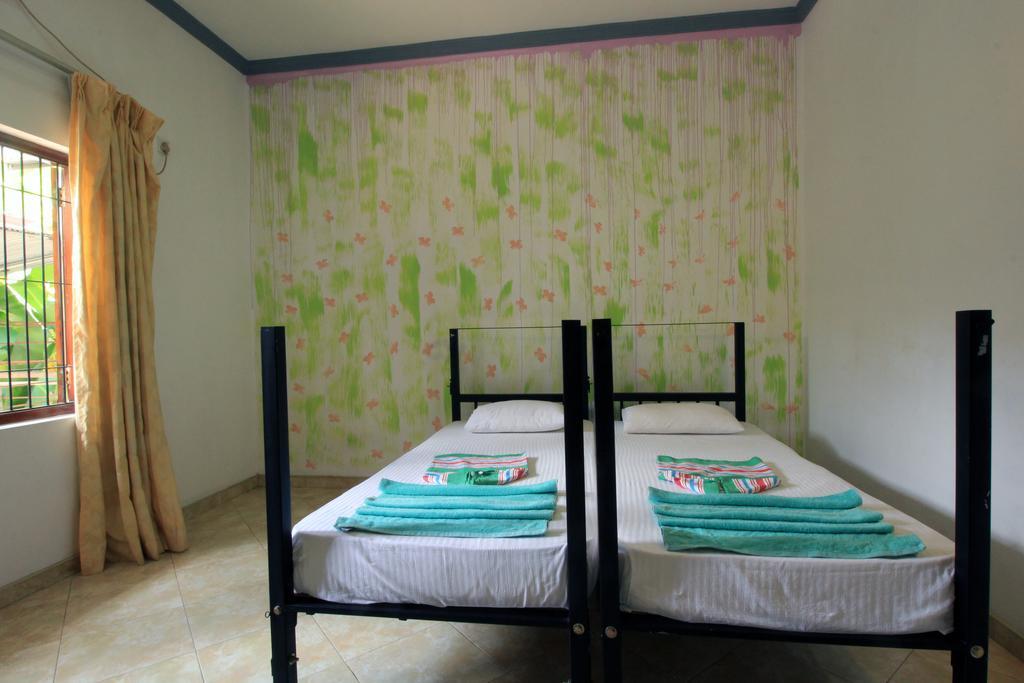 Flipflop Hostel Негомбо Экстерьер фото