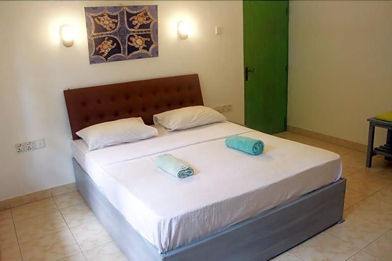 Flipflop Hostel Негомбо Экстерьер фото