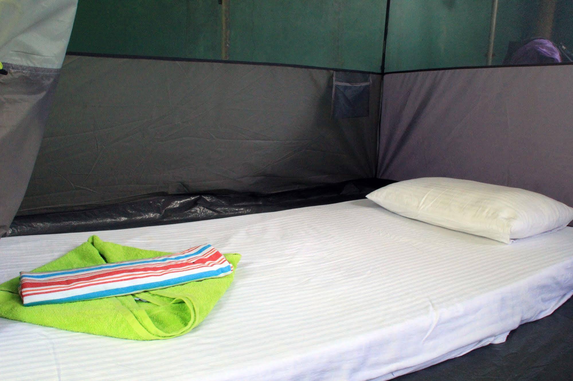 Flipflop Hostel Негомбо Экстерьер фото