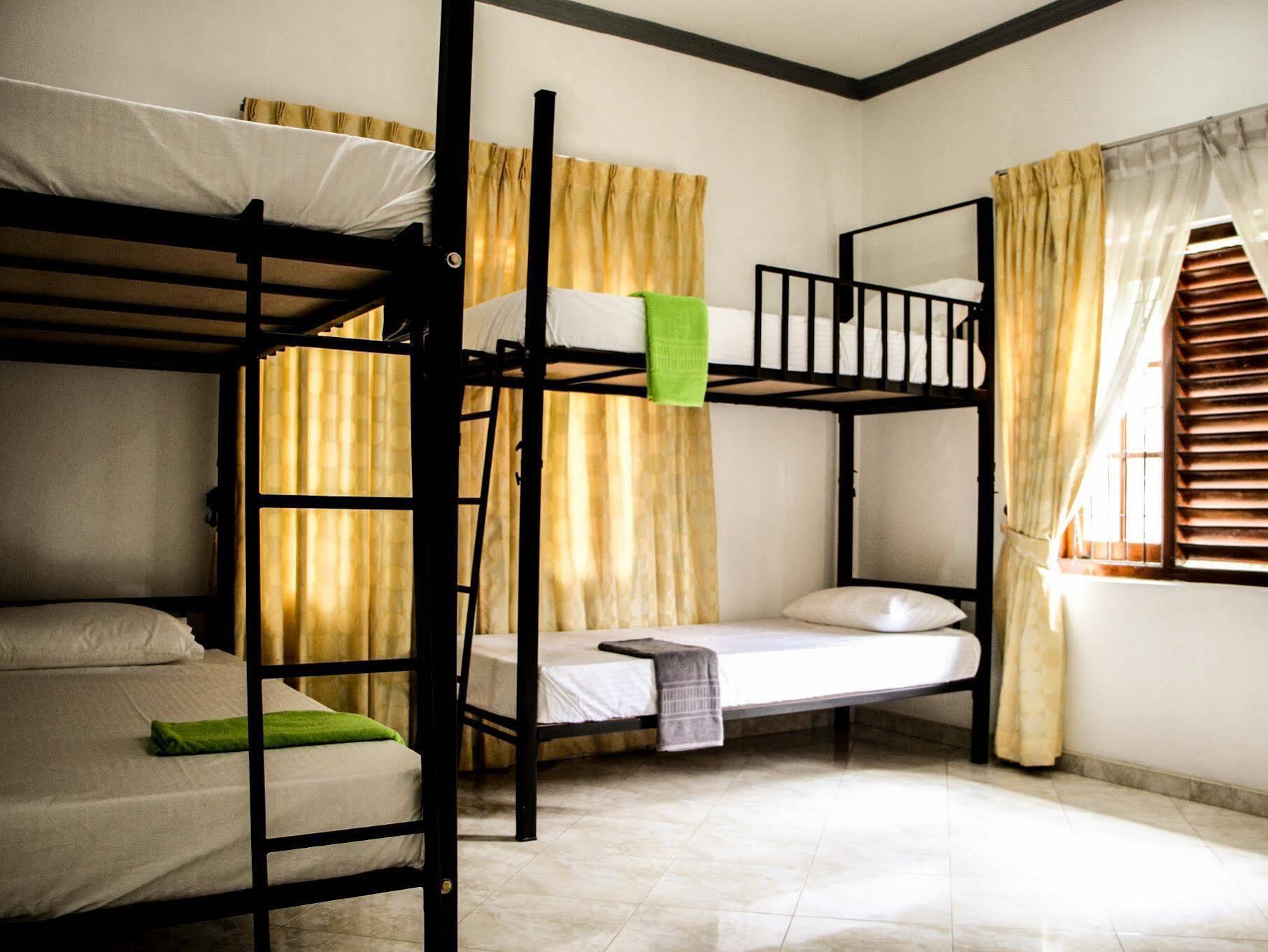 Flipflop Hostel Негомбо Экстерьер фото